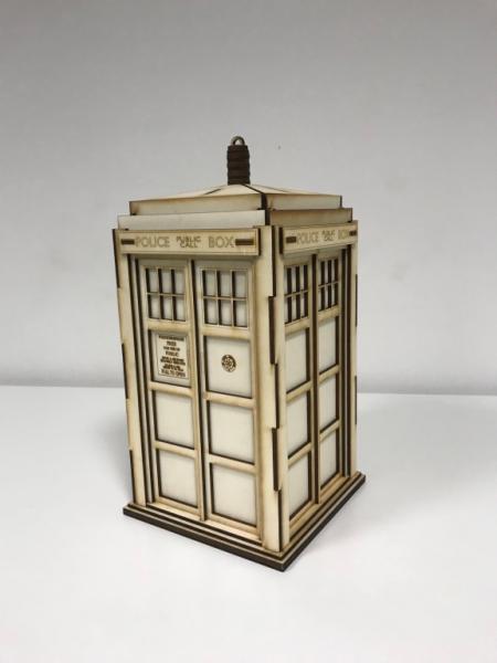 Doctor-Who - Die Tardis XXL - 3D Laser Cut Model - side view